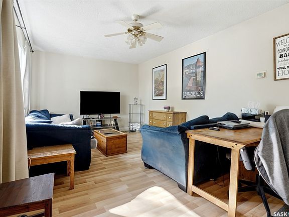 4th image of 1010 Elphinstone Street