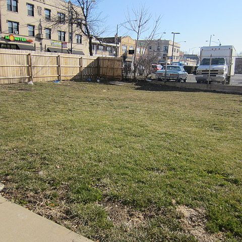 1st image of 3419 W Montrose Ave