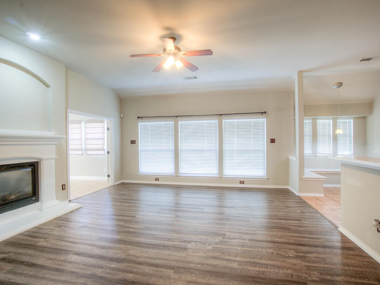 3 bed, 1943 sqft, $2,400 — Photo 3