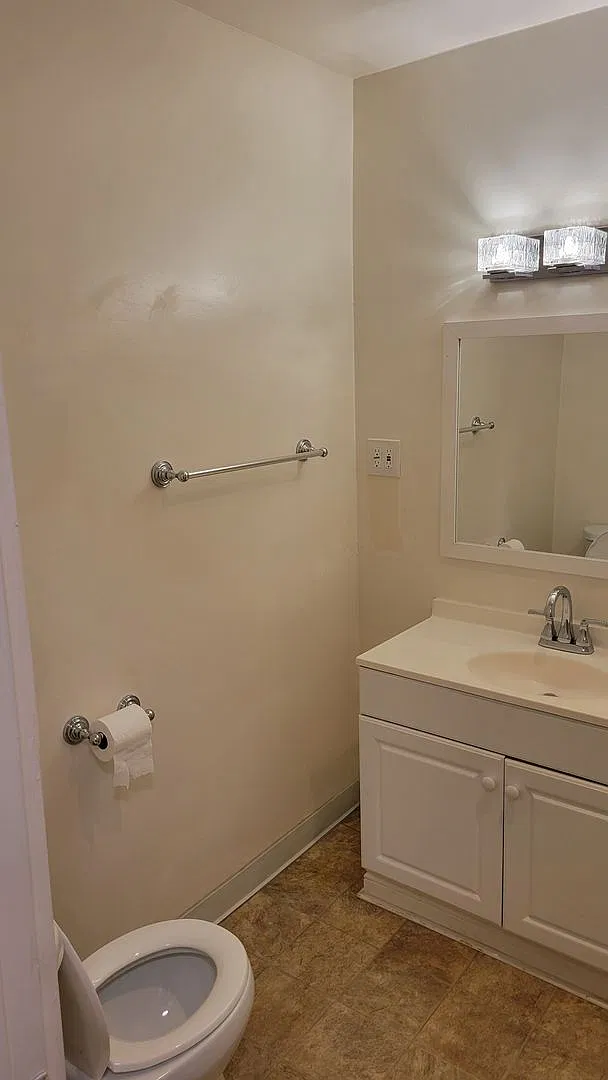 Redondo Beach Apts — Photo 3