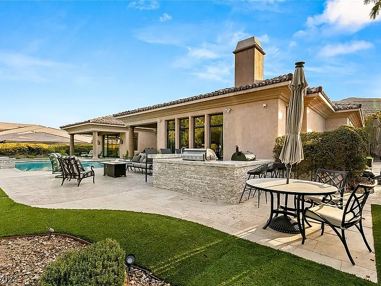 18 Castle Oaks Ct — Photo 28