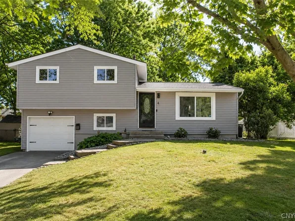 4 Ilex Ln, Liverpool, NY 13090