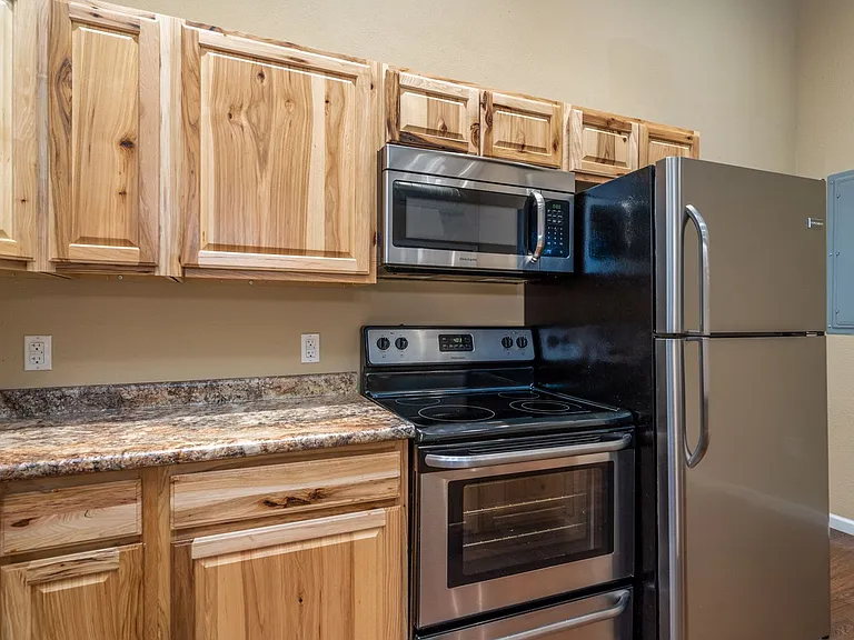 308 Demers - Residential — Photo 9