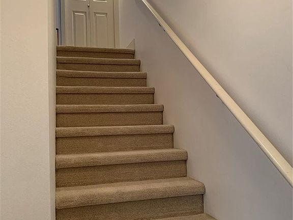 4th image of 18268 NE 97th Way Unit 103