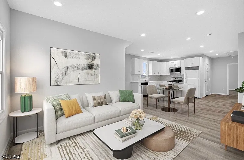 3 bed, 1.0 bath, $2,700 — Photo 3
