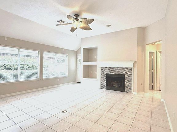 4th image of 11 Auburn Path Dr