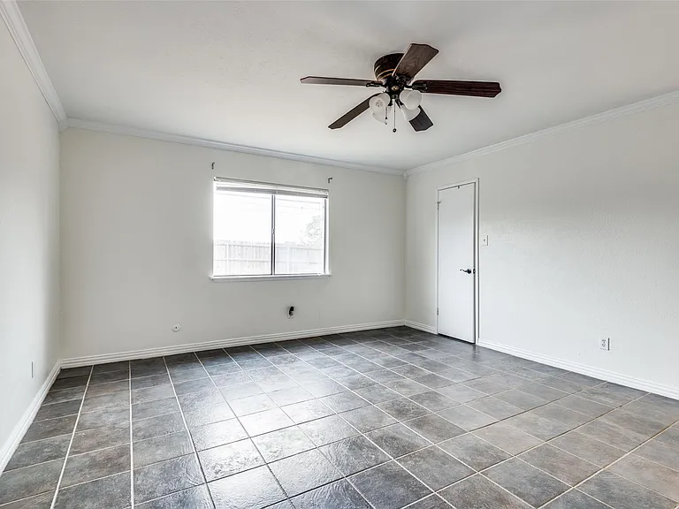 2201 Cottonwood Ln — Photo 19