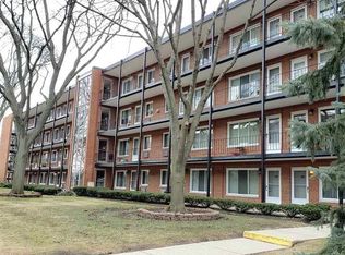 2915 W Thirteen Mile Rd APT 102, Royal Oak, MI 48073