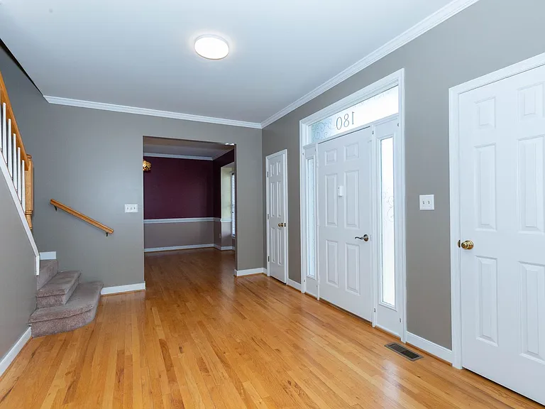 180 Muirfield Ct — Photo 3