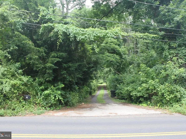 221 Moredon Rd, Huntingdon Valley, PA 19006