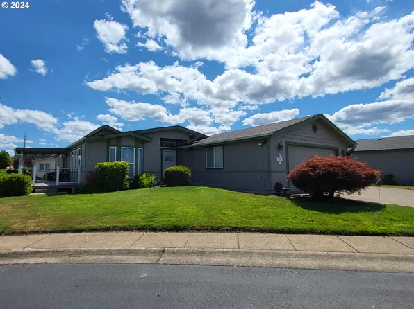131 Chad Dr, Cottage Grove, OR 97424