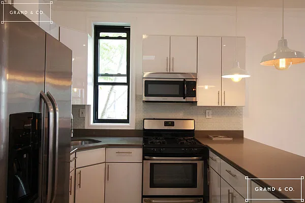 Rented by Grand & Co. | media 3