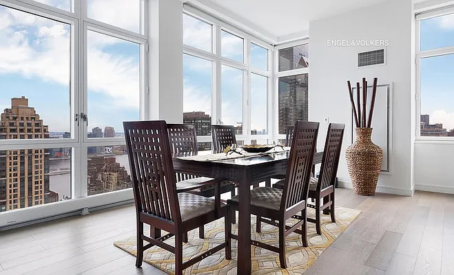 Rented by Engel & Völkers New York City | media 18