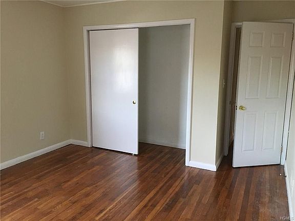 5th image of 82 Haseco Ave