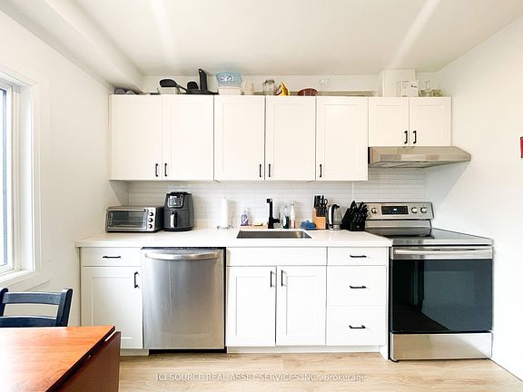 5th image of 20 Sullivan St #1