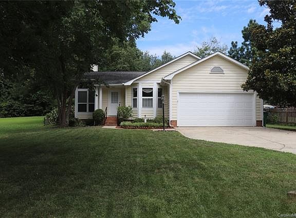 3rd image of 13033 Greycrest Dr