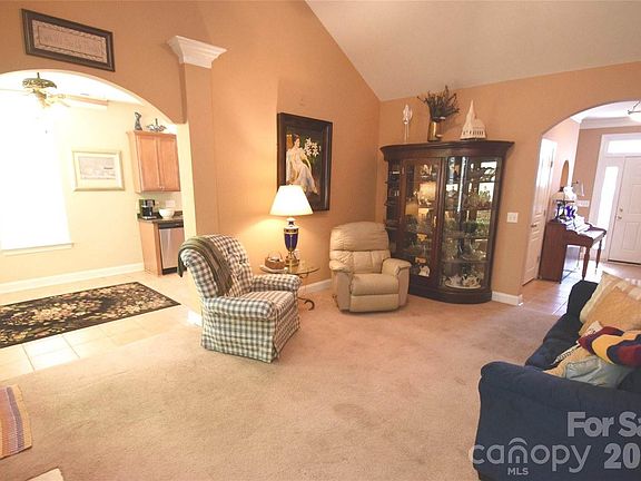 3rd image of 4862 Hawfield St