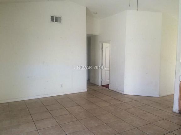 4th image of 709 Dinard Way