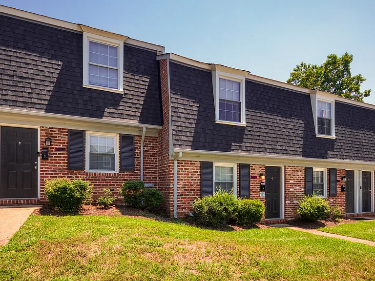 Stratford Hills Apartment and Townhomes — Photo 33