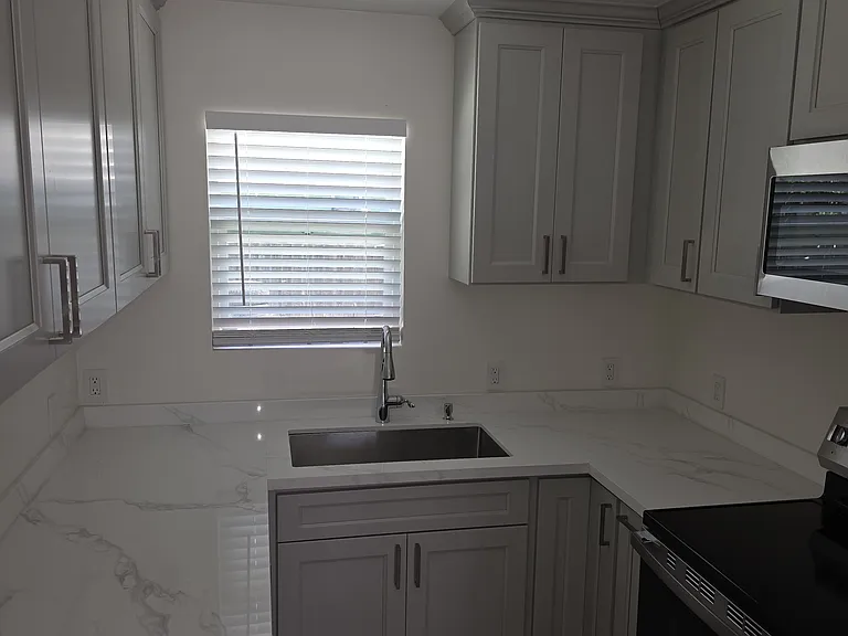 217 E Morningside St #A — Photo 4