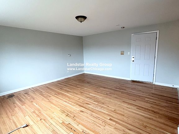 4th image of 4725 S Michigan Ave 3e #3E