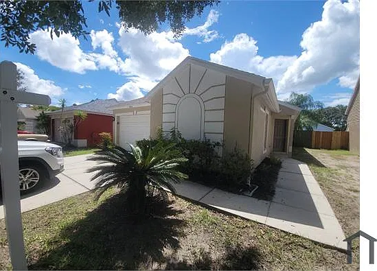4 bed, 1367 sqft, $4,260 — Photo 1