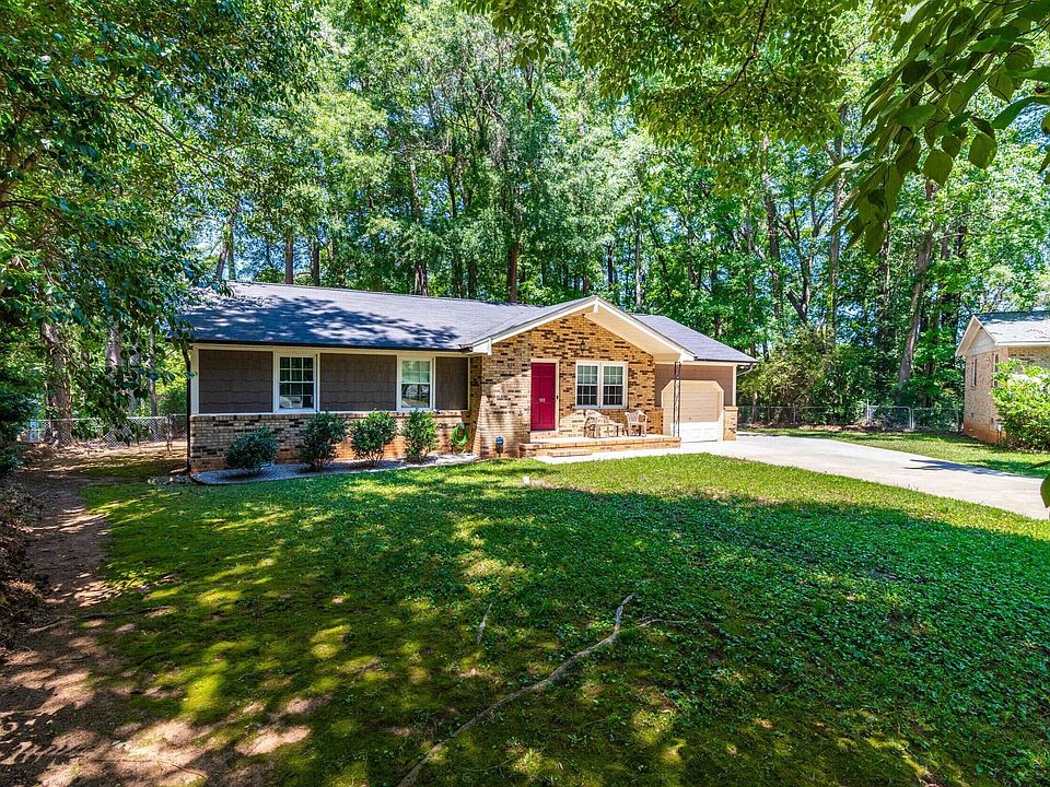 1st image of 105 Nivens Ct