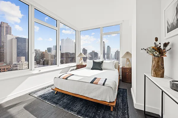 Rented by Corcoran | media 27