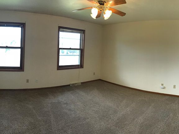 5th image of 207 Applewood Ln