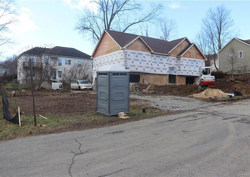 1st image of 19 Tano Dr