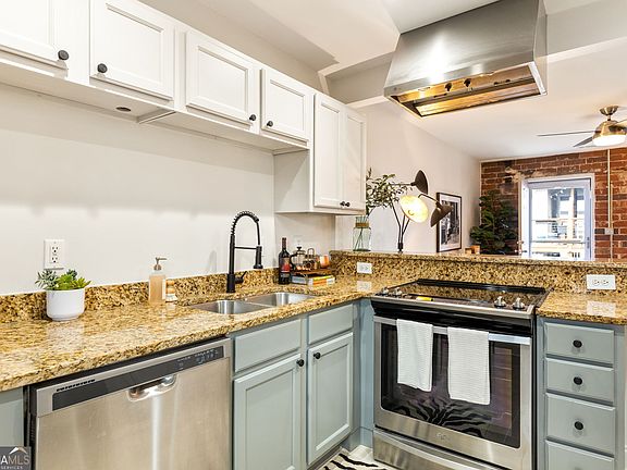 5th image of 40 Daniel St SE APT 6