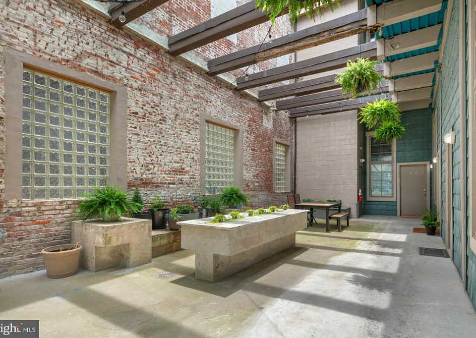 1st image of 314 Brown St APT 106