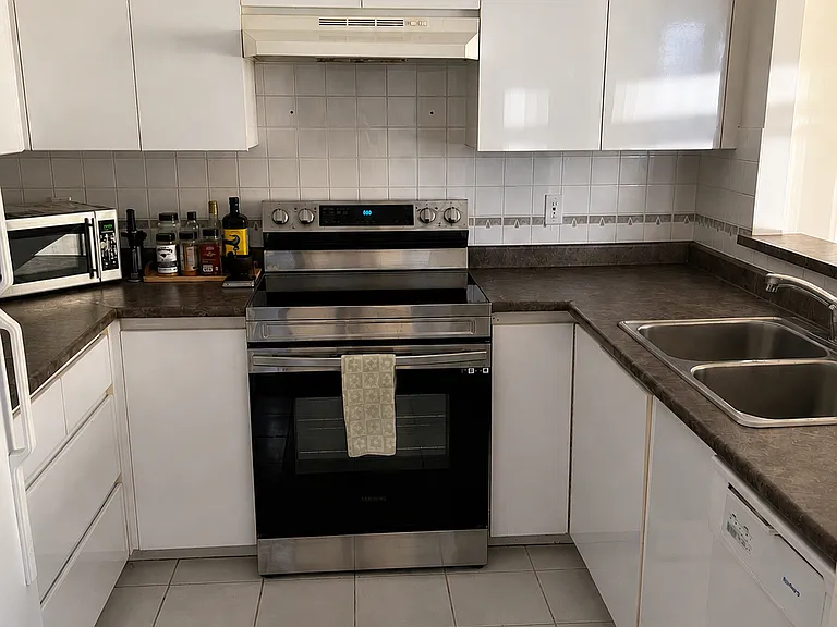 867 Hamilton St — Photo 6