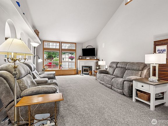 5th image of 11316 88th Avenue E