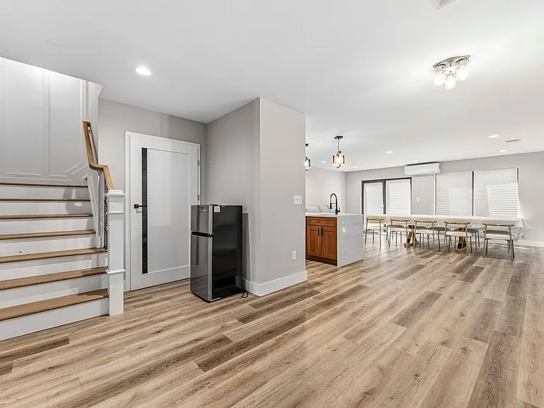 512 Knopf St — Photo 7