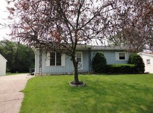 2010 Lighter St, Pekin, IL 61554