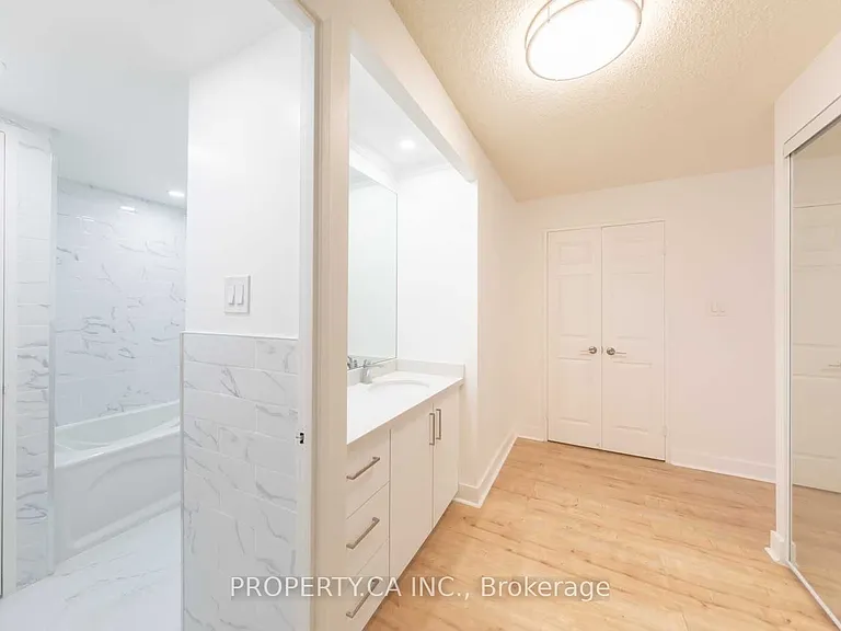 280 Simcoe St #705A — Photo 22