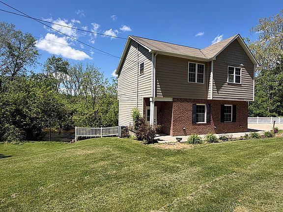 3rd image of 373 River Rd