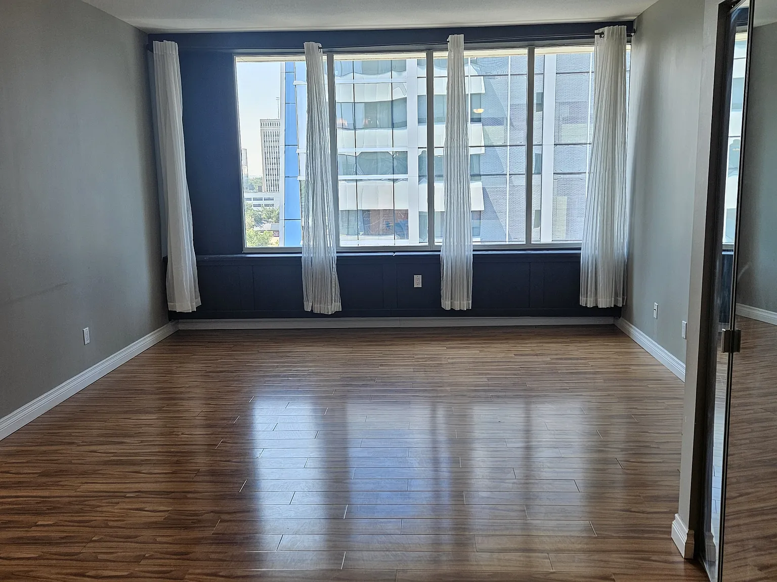 1867 Hamilton Street — Photo 2