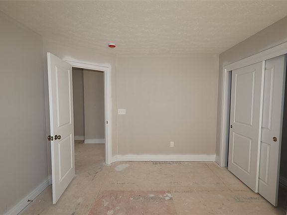 5th image of 250 Tilly Ct #6