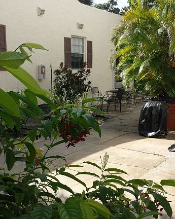 2nd image of 1212 N Palmway APT 6