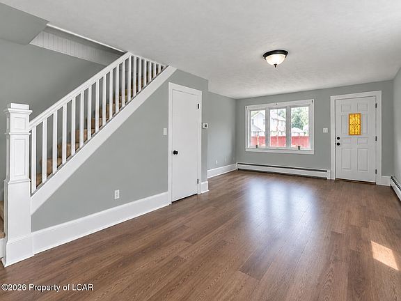 2nd image of 119 Pine St