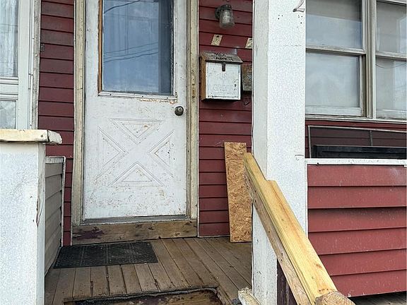 3rd image of 212 Center St