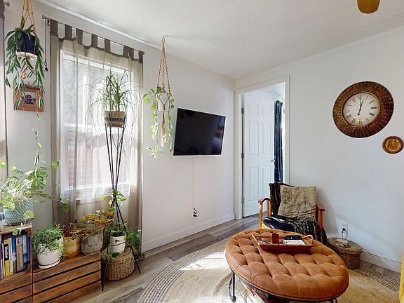 4th image of 1830 Mamquam Rd #98