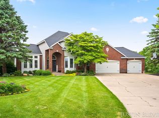 7809 Hidden Lake Dr, Hudsonville, MI 49426