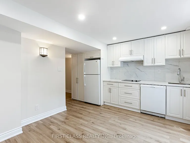 802 Yates Dr — Photo 5