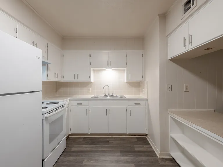 525 12th St #8 — Photo 7