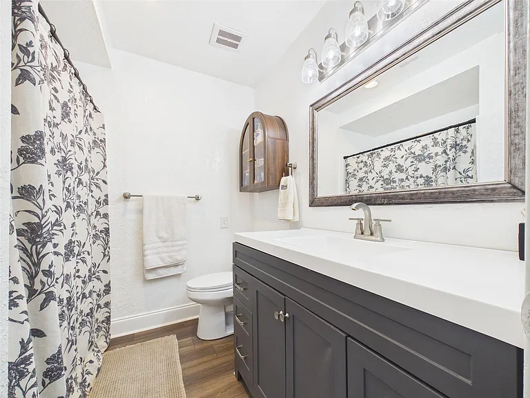 2612 Perry Ln — Photo 23