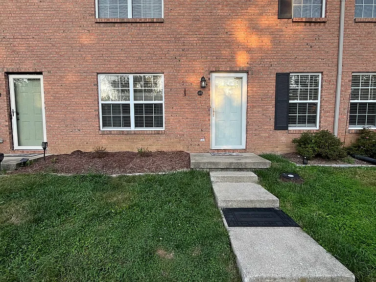 415 Dabney Dr — Photo 2