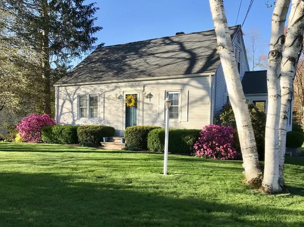 190 East St, South Hadley, MA 01075